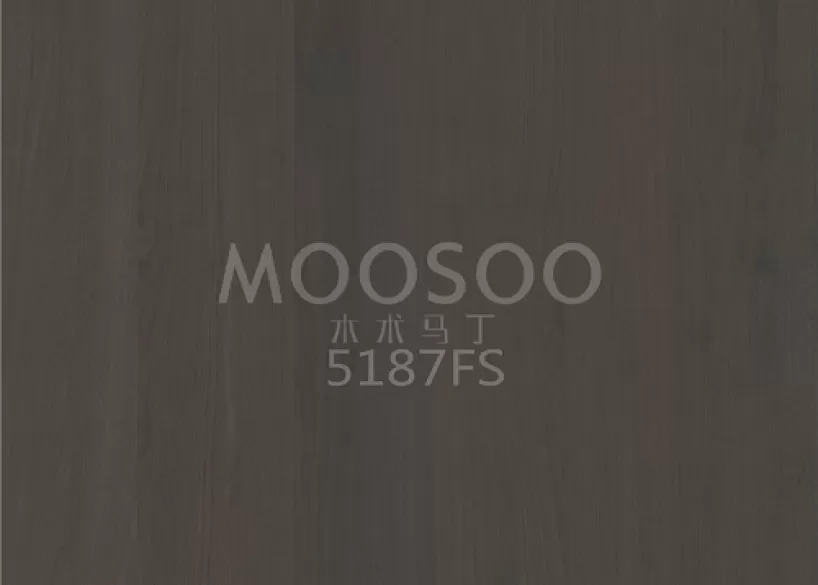 プレミアムワイヤーブラシ加工のホワイトエルムパネルとは何ですか?